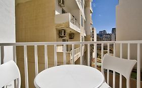 Sliema 2-Bedroom Central Apartments And Penthouse With Jacuzzi