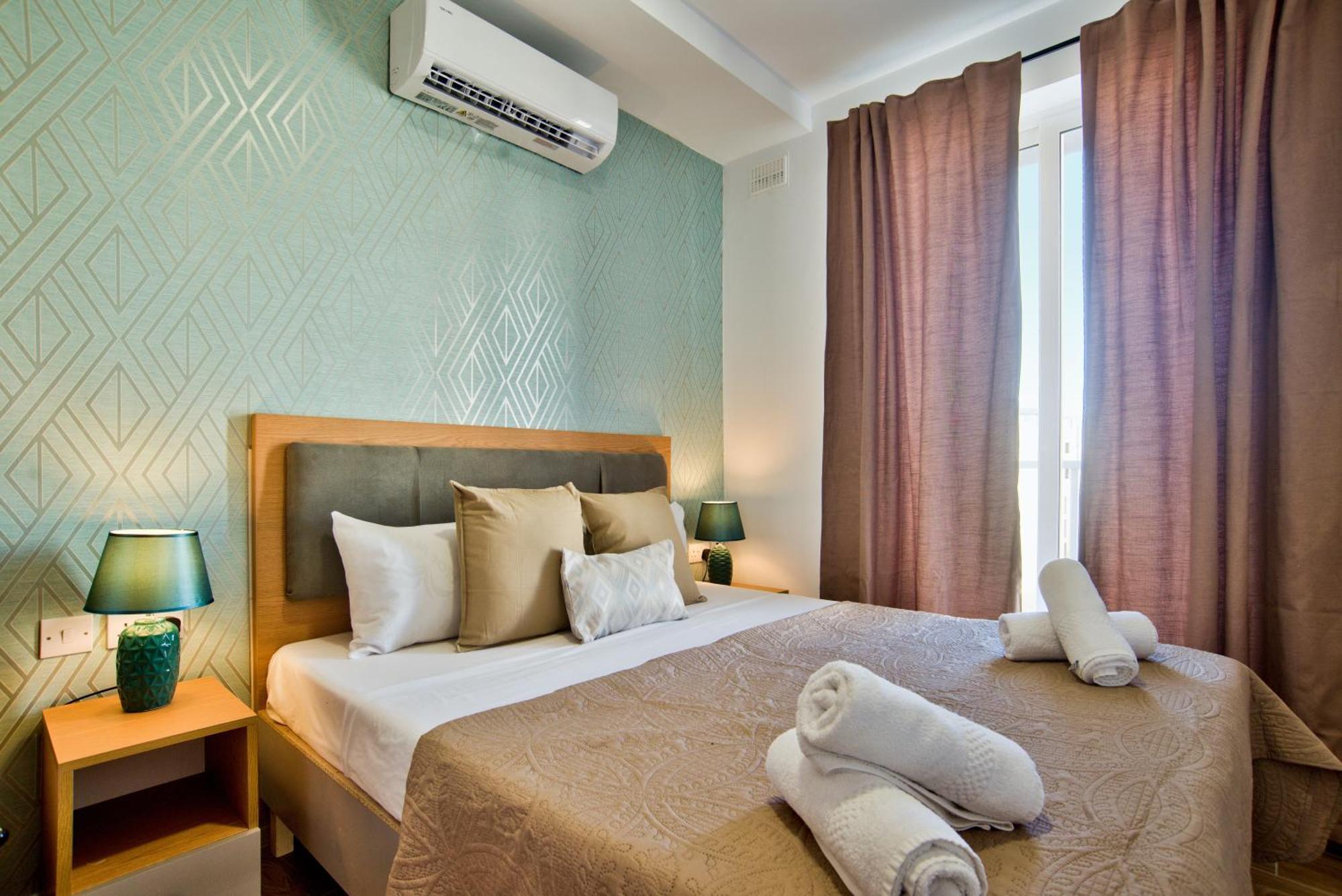Sliema 2-Bedroom Central Apartments And Penthouse With Jacuzzi Exterior photo